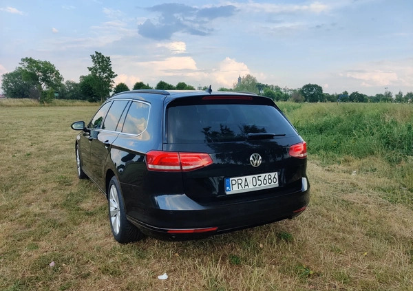 Volkswagen Passat cena 64900 przebieg: 77000, rok produkcji 2018 z Rawicz małe 631